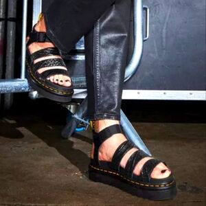 Dr. Martens Blaire Gunmetal Wild Croc Embossed Platform Sandals Sz 10